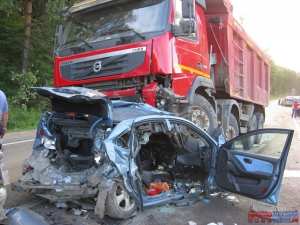 На 52 км Пятницкого шоссе водитель большегруза столкнулся с 7 атомобилями, в результате ДТП сильно пострадал 4-х месячный ребенок!