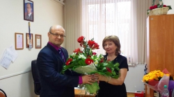 Директору Красногорского медицинского училища вручили грамоту.