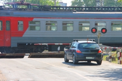 На железнодорожных переездах в Подмосковье проходят профилактические мероприятия.