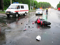 Авария на 48 км автодороги М-9 Балтия между мотоциклом Сузуки и автомобилем Лада, в ДТП погиб водитель мотоцикла.