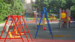В Красногорске продолжают обустраивать детские площадки.