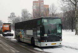 Сотрудники полиции (11 батальон ДПС) помогли пассажирам сломавшегося автобуса на скоростной трассе автодороги М-9 "Балтия".
