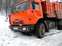 В ДТП на Волоколамском шоссе с участием легкового автомобиля Ауди и грузового марки КамАз погибла девушка!