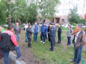 Около 20 жителей Ленина 45 не согласились с предложением подрядчика о переносе парковки в сторону!