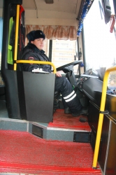 В период школьных зимних каникул 2018 инспекторы ГИБДД провели проверку школьных автобусов.