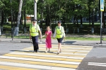 Подмосковные госавтоинспекторы провели для юных пешеходов мастер-класс по безопасному переходу проезжей части.