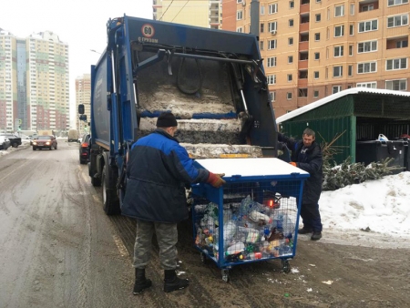 Региональный оператор приступил к вывозу «сухих» отходов в Красногорске.