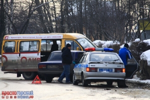 Столкновение маршрутной пассажирской газели с легковым автомобилем на улице 50 лет Октября!