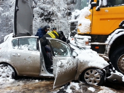 В ДТП на автодороге А-107 ММК Волоколамско-Ленинградского направления погибла женщина водитель и два человека получили травмы, в том числе годовалый ребенок.