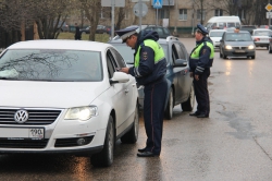 Дети в автомобилях получают травмы по вине взрослых!