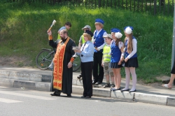 Красногорские улицы окропили святой водой!