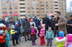 В Красногорске открытие детских площадок становится ярким праздником для детей.