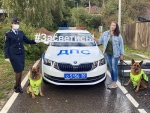Инспектора ГИБДД Красногорска призвали владельцев домашних животных стать заметней на дороге!