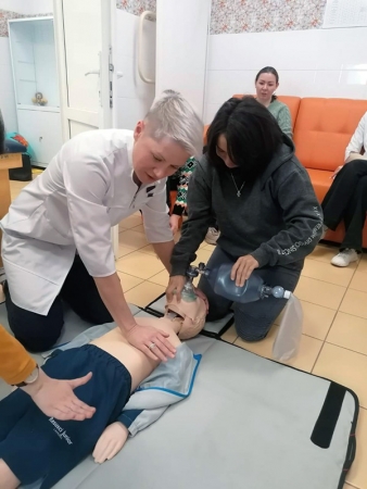 Красногорские педиатры приняли участие в тренинге по оказанию экстренной помощи на симуляционном оборудовании.