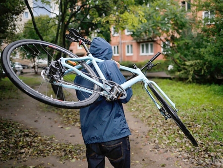 В Красногорске полицейские задержали подозреваемого в краже велосипедов.