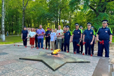 В Красногорске полицейские и общественники присоединились к патриотической акции «Свеча памяти» 2023