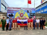 В Подмосковье росгвардейцы провели патриотическую акцию «С флагом на сердце»