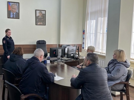 Сотрудники полиции УМВД России по городскому округу Красногорск провели семинар-совещание.