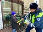 В Московской области сотрудники Госавтоинспекции проводят беседы с пользователями электросамокатов и велосипедов!