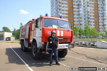 Журналист Александр Кондрашкин в Пожарной части №118, в которой проходил альтернативную службу много лет назад!