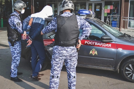 Подмосковные росгвардейцы задержали подозреваемого в краже обуви из магазина в Красногорске!