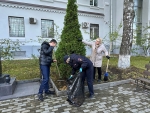 В Красногорске сотрудники полиции и общественник провели субботник.