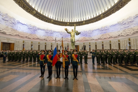 Новобранцы из Московской области стали солдатами Преображенского полка в Музее Победы!
